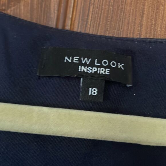 New Look Floral Dress with Bell Sleeves - Picture 4 of 6